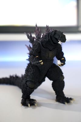 BANDAI S.H. Monsterarts Godzilla 2000 Millennium Tamashii Nations