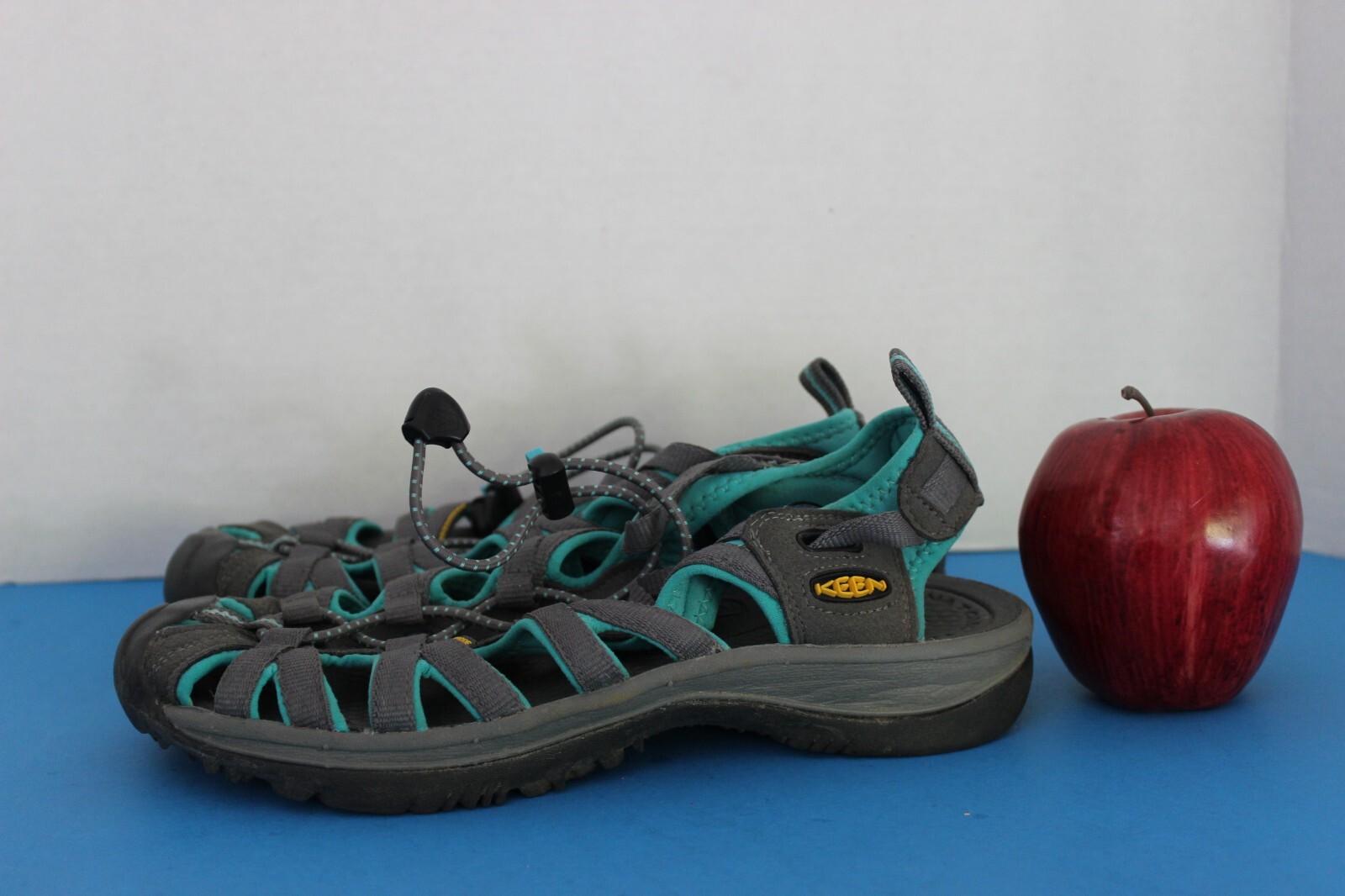 Scarpe SANDALI KEEN donna~taglia 7~impermeabili~lavabili~grigio con acqua~