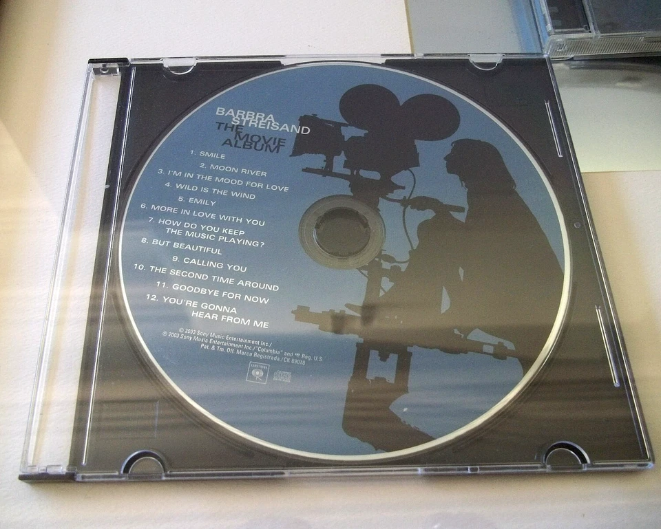 Barbera Streisand Autographed cd Album /  THE MOVIE ALBUM / framed .  15"X15" Foto 3 de 4
