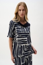 joseph ribkof 52 seersucker and georgette blouse with abstract pattern 262162