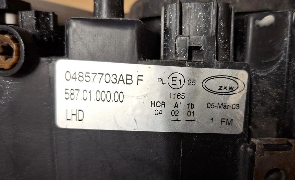 Scheinwerfer links Chrysler Voyager RG 2001-2003 Europaversion 04857703AB - Bild 3 von 3