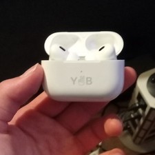 apple air pods pro 2nd gen white with case