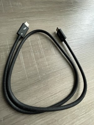 Thunderbolt 3 cable