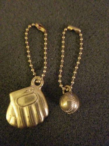 1960s 24kt Gold Plated Baseball Glove And Ball Keychains - Picture 3 of 4