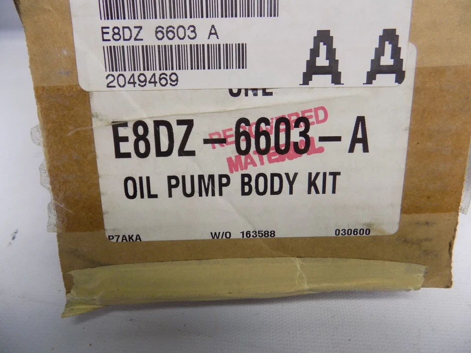 Nuevo conjunto de bomba de aceite Ford 1988-1995 3,8 L V6 Thunderbird Mustang E8DZ6603A fabricante de equipos originales Foto 3 de 3