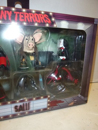 NEW 5" Jigsaw Killer and Billy the Puppet set (MISB) Toony Terrors (2023) NECA - Foto 3 di 5