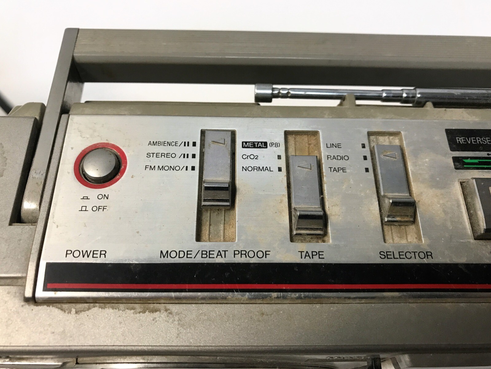 Lot of 2 Radios Boomboxes Panasonic RXF9 Sanyo M6900 FOR PARTS NOT