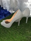 Badgley  Mischka Women’s FORMAL silver pumps / WEDDING shoes size 7.5 — photo 1