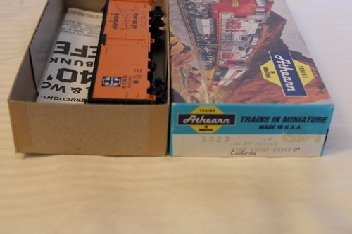 Coche de caja Athearn escala HO 40', Santa Fe Super Chief, naranja #36098 - 5023 KD | Zustand: Used