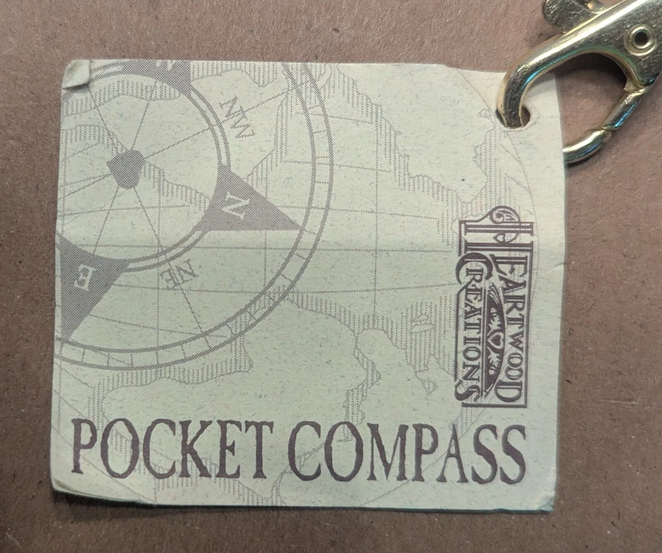 Brújula de bolsillo vintage con estuche de madera Hearthwood Creations con etiqueta XC4107 Foto 4 de 4