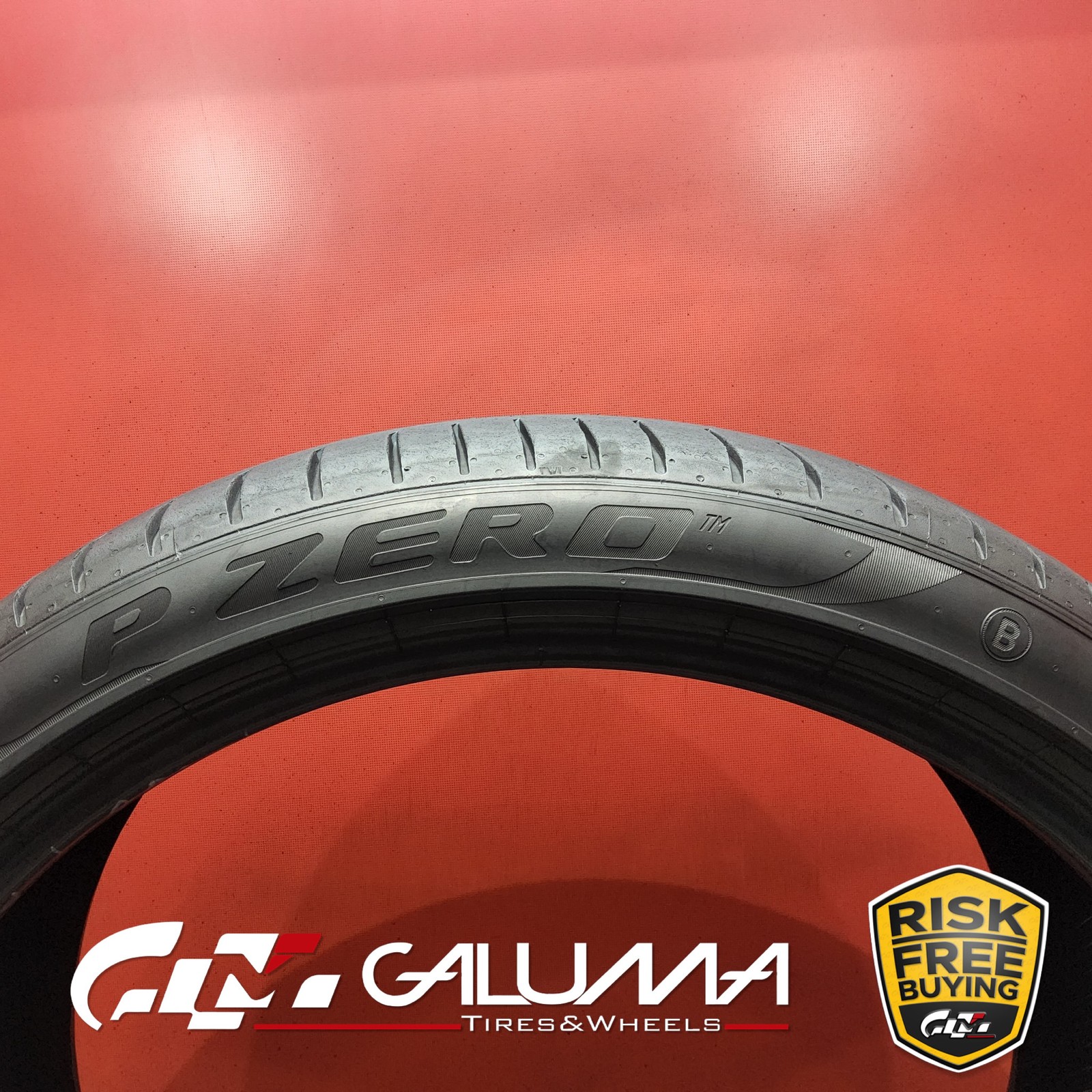 1 (One) Tire Pirelli P Zero PZ4 Bentley 275/35ZR22 275/35/22 2753522 104Y #90638