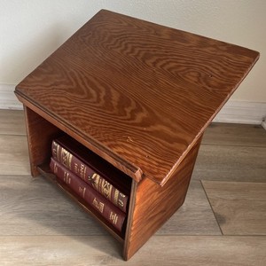 Vintage Handcraft Rustic Grain-Wood Podium Lectern Easel Table Desk Top Portable