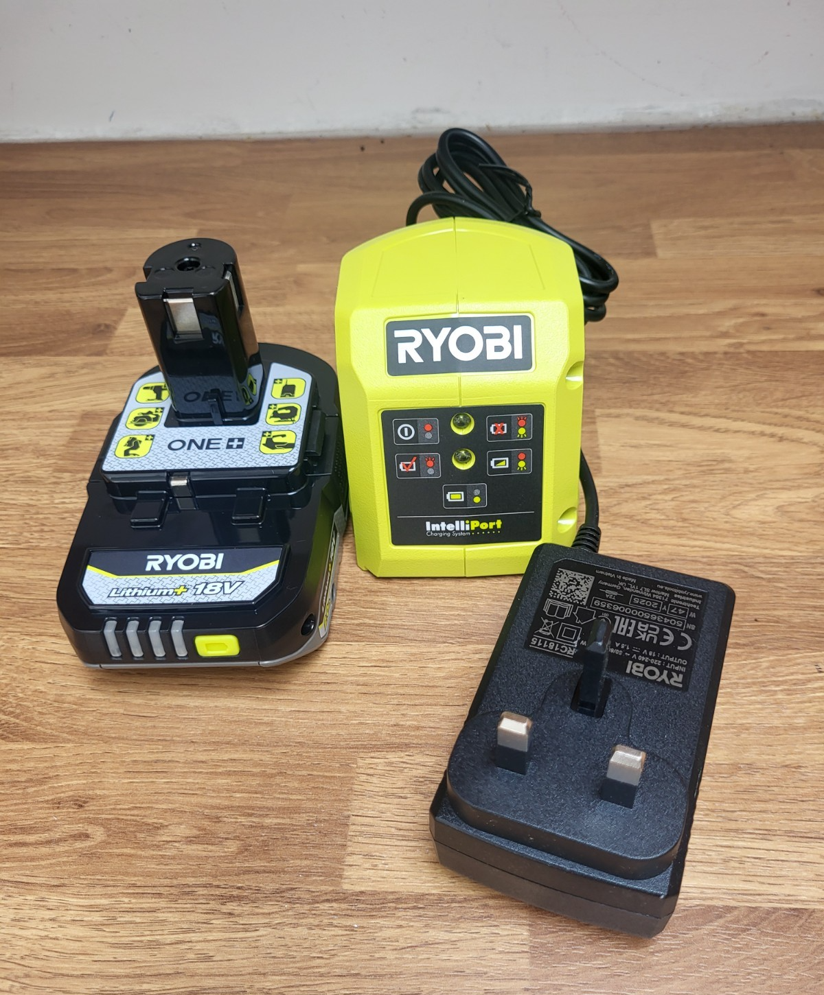 Ryobi RB1820C 18V ONE+™ 2.0AH Lithium+ Compact Battery and Charger