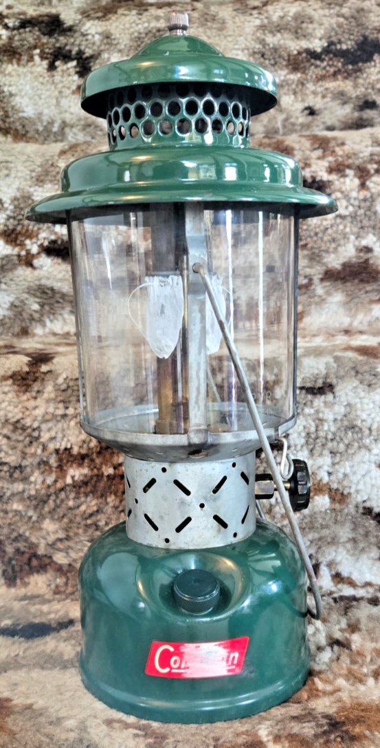 Vintage Coleman Lantern Model 220e in original box, w/ 