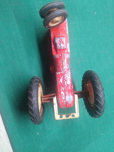 IH International Lot Of 5 1:16 Farm Tractors & Wagon For PARTS and Restoration - Picture 11 of 19