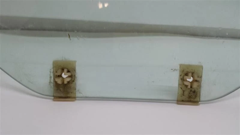 Puerta trasera izquierda cristal PW OEM 1994 1995 1996 1997 Mitsubishi Galant Foto 2 de 4