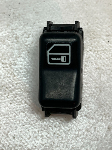Original Mercedes W124 W202 W140 Schalter Zentralverriegelung 2028203910 E072