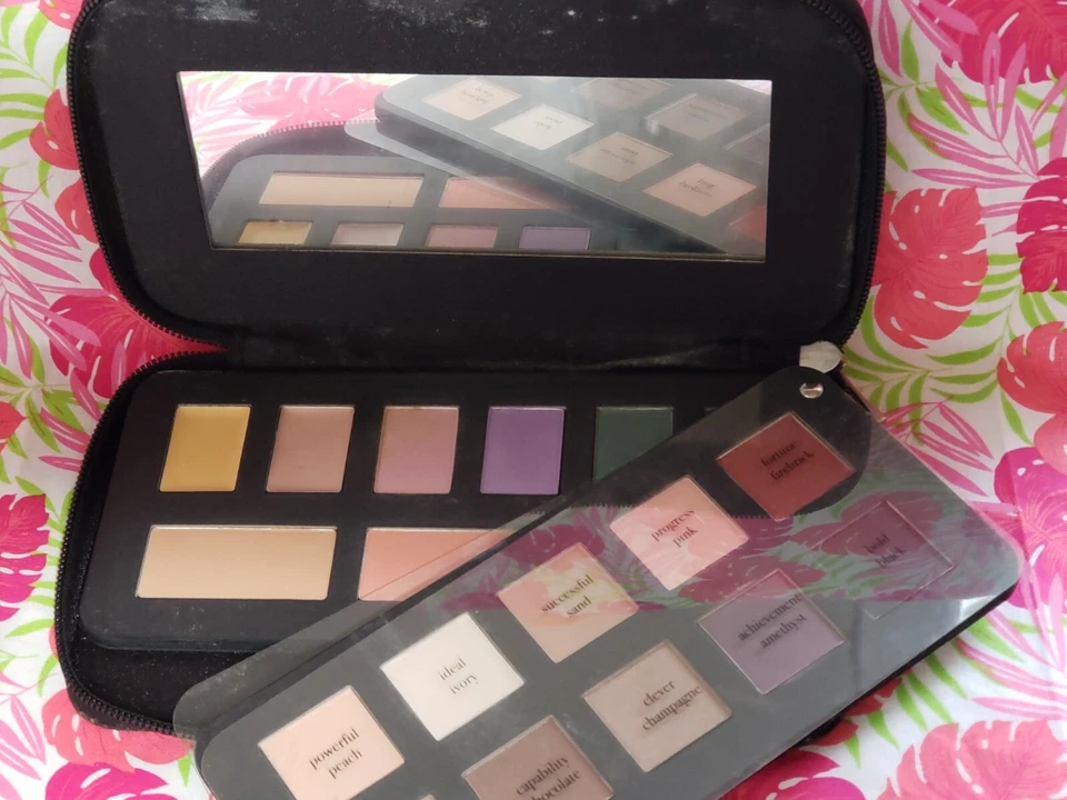 Paleta de rosto e sombras YBF SLING contendo 19 tons para rosto e olhos nova sem caixa - Imagem 3 de 3