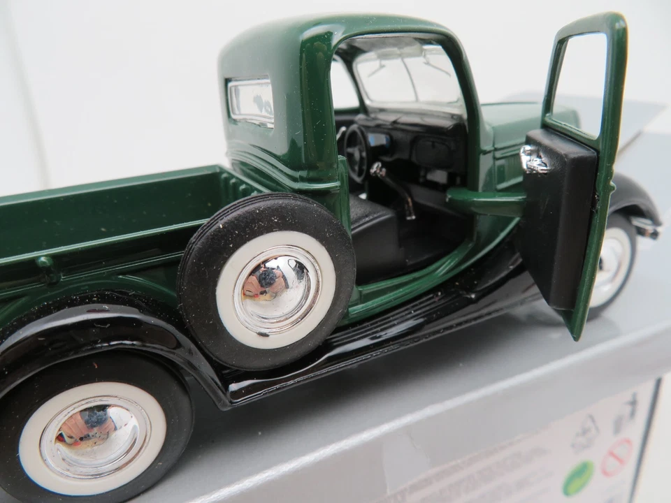 Oldtimer FORD Pickup Superior 1937 Verde Scuro Con Ouvrants #SS5607W 1/34 Box - Immagine 2 di 4