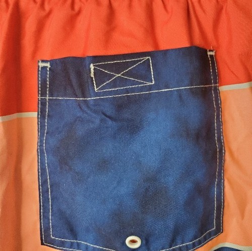 Pantalones Cortos de Natación Old Navy Para Hombre Medianos Multicolor a Rayas Forrados de Malla - Imagen 3 de 6