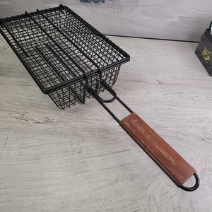 Charcoal Companion BBQ Non-Stick Shaker Grilling Basket VGC