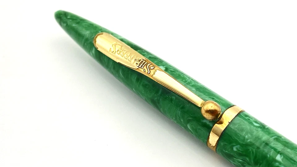 VINTAGE SHEAFFER OVERSIZE BALANCE MECHANICAL PENCIL IN JADE GREEN GOLD TRIM USA - Image 2 of 4