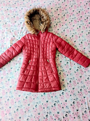 DKNY Girls Red Quilted Hooded Puffer Jacket Faux Fur Trim Sz S