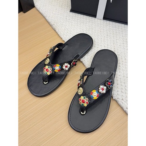 2025 women's flip flops with flat bottom and rhinestone toe flip flops - Picture 2 of 18