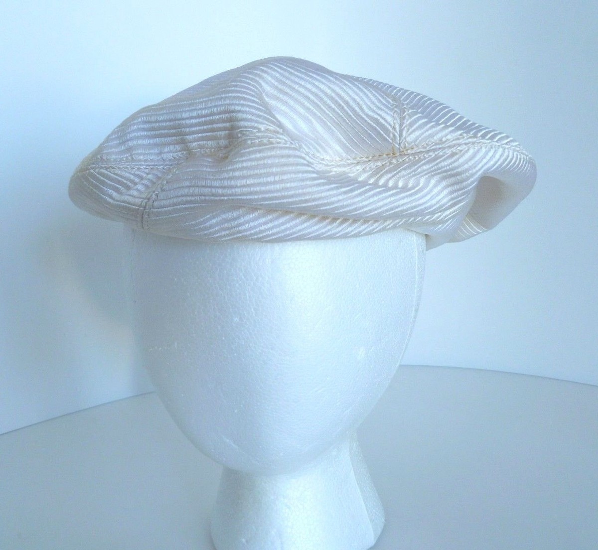 Vintage I.Magnin & Co. White Women display picture 3