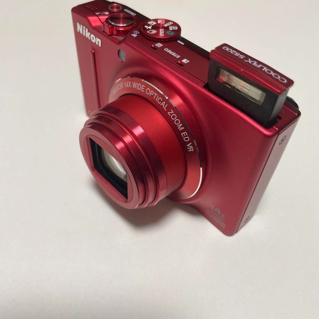 Nikon COOLPIX S8200 RED Digital Camera 16.1MP 14x Optical Nikon COOLPIX S8200 RED Digital Camera 16.1MP 14x Optical