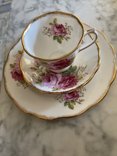 Royal Albert Bone China American Beauty 3 Pc Place Setting Roses - Picture 2 of 7