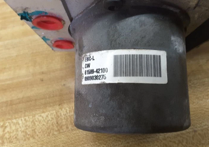 Bomba actuador freno antibloqueo ABS Kia Sedona 2007-2009 Foto 3 de 4