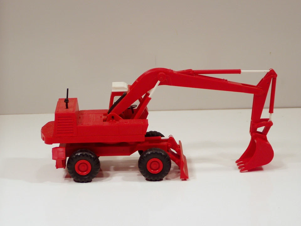 O&K Wheel Excavator - 1/43 - Plastic - Atek - Russia - No Box - Image 2 of 2