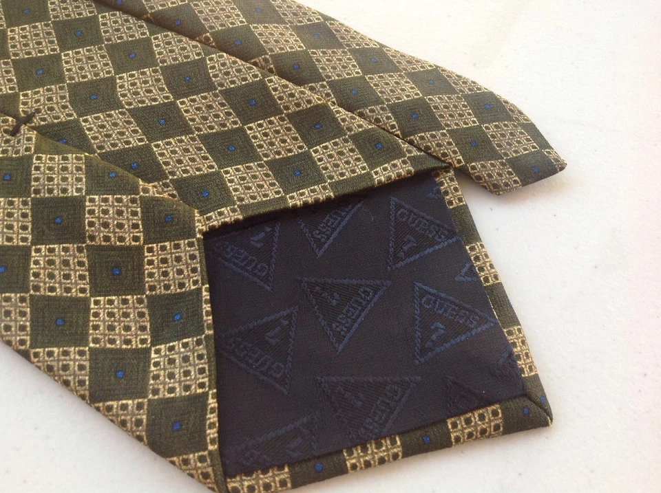 Gravata de pescoço masculina Awesome Guess American Classics preta/dourada feita nos EUA seda T2 - Imagem 3 de 4