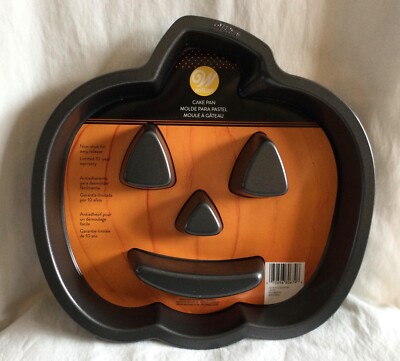 NEW Wilton Non-Stick Cake Pan - Halloween Jack O  Lantern Pumpkin 