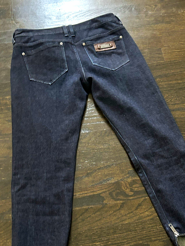 Burberry Women’s Dark Wash Blue Denim Skinny Jeans Ankle Zip 5-Pocket