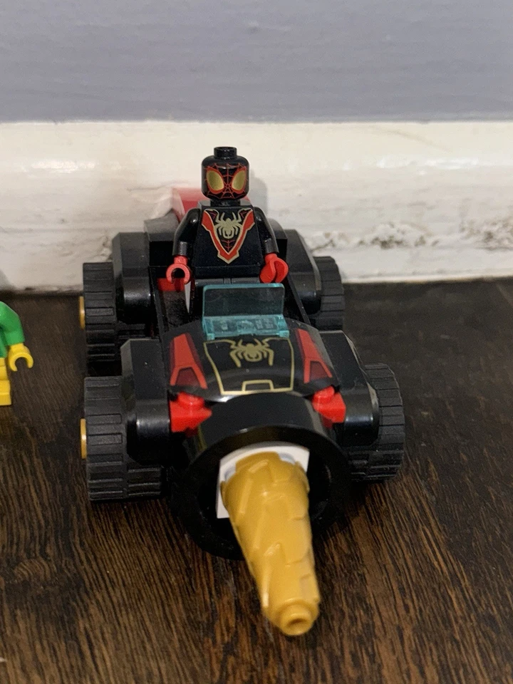 LEGO® Super Heroes Spider-Man Miles "Spin" Morales & Electro Minifigura 10792 Foto 3 de 4