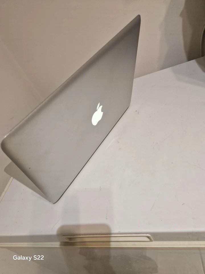Apple MacBook Pro 13" 2011 · i7 · 4GB · 500GB, photo 4 of 5