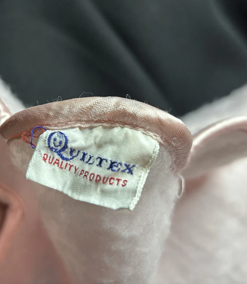 LOTE de artículos de colección para bebé niña, jardineras, manta Quiltex, vestido, una pieza, zapatos Foto 2 de 4