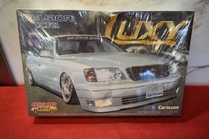 Aoshima 1/24 Toyota Celsior '97 UCF21 Luxy Model Kit