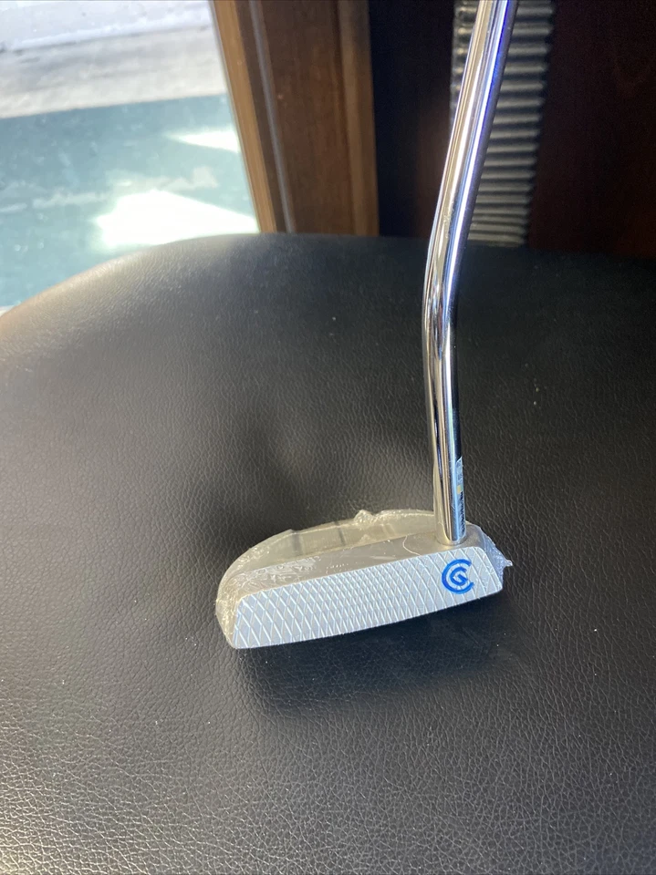 Cleveland Huntington Beach Putter 14 Mallet 35” W/cover - Image 2 of 4