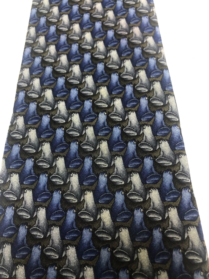 NATURA MENS TIE BLUE AND GRAY FROGS 3.75 X 60 - Image 3 of 4