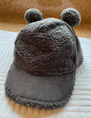 ZARA Jungen Teddybär Bommel Mütze anthrazit grau Farbe Winter Freizeit süß