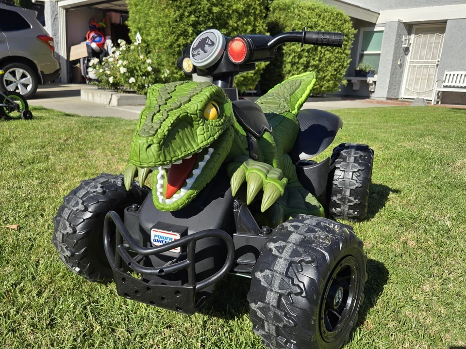Vehículo todo terreno Power Wheels Jurassic World Dino Racer para niños verde (FVB13) Foto 4 de 4