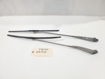 1986 Cadillac Fleetwood RWD OEM Pair Of Wiper Arms 