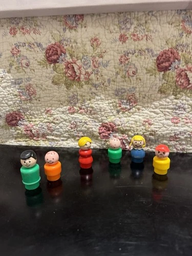 Set Of 6 Vintage Little People