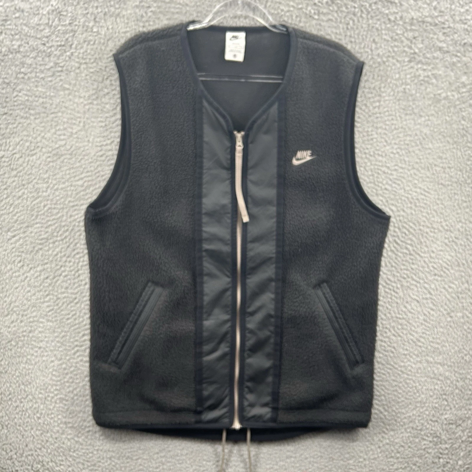 Nike Vest Men Medium Black Fleece High Pile Essentials Sportswear Outdoors Adult