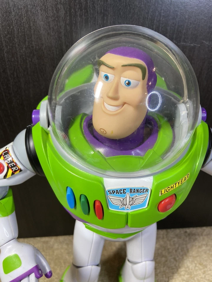 Toy Story Collection Buzz Lightyear Flashing Wings Laser Moving Head PAT PENDING - Image 4 of 4