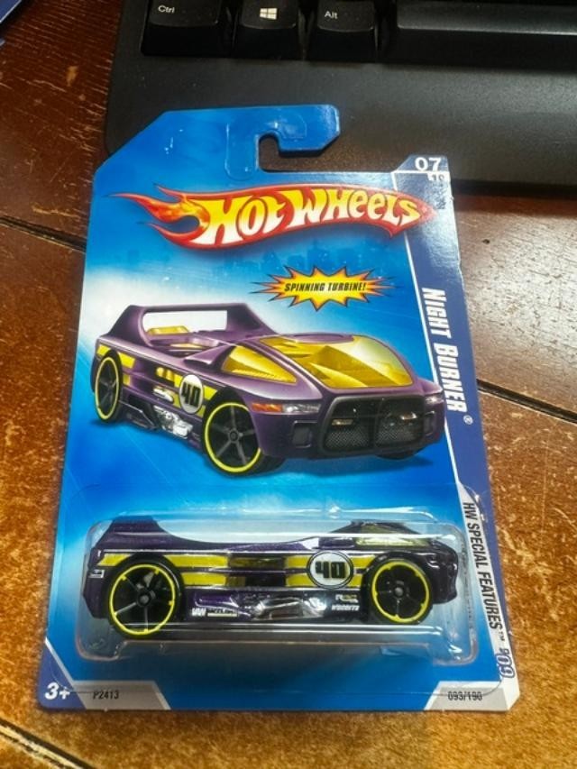 2009 Hot Wheels HW Special Features Night Burner #93 Purple