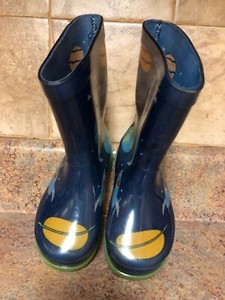 size 8 rain boots